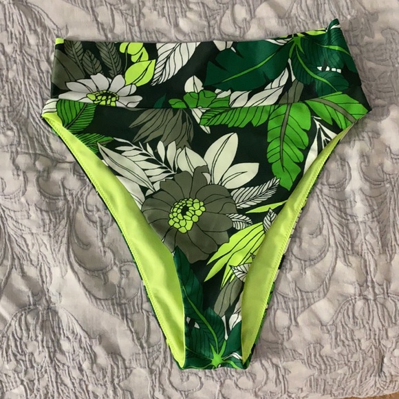 Aerie swim bundle size small 2 bottoms 1 top - Picture 4 of 11